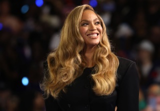 When and where was Beyoncé born?