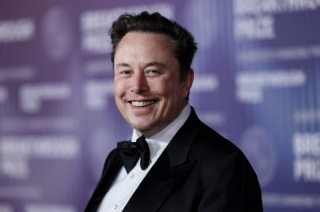 Does Elon Musk have a family?