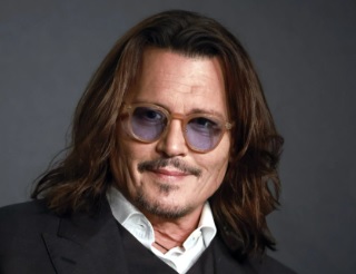 Has Johnny Depp won any major awards?