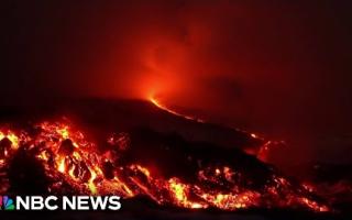 Mount Etna eruption attracts tourists from across Europe