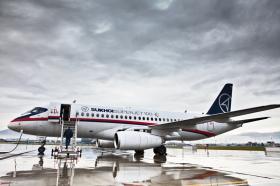 Sukhoi Superjet фото